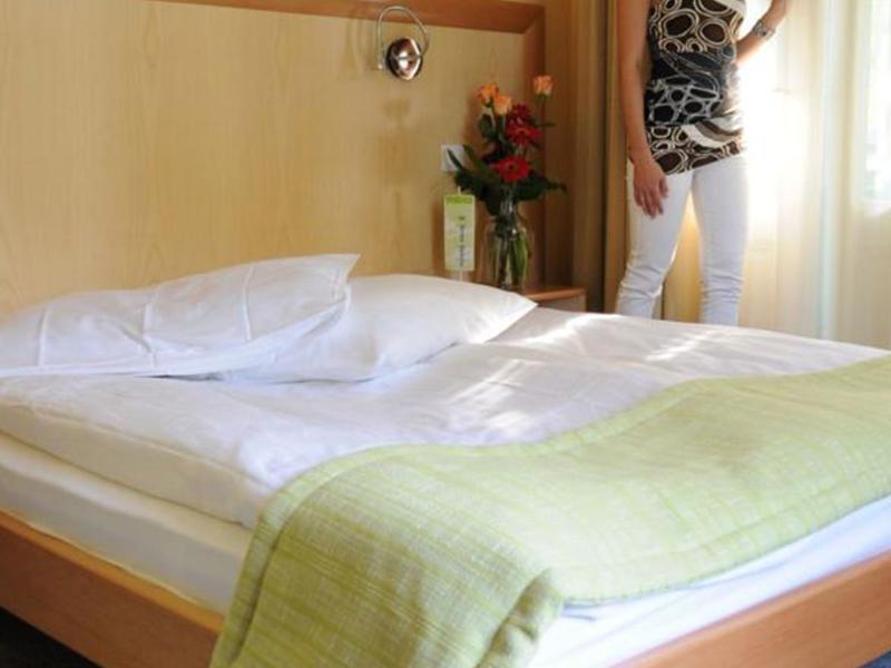Depadansa Hotel Park - Terme 多布尔纳 外观 照片