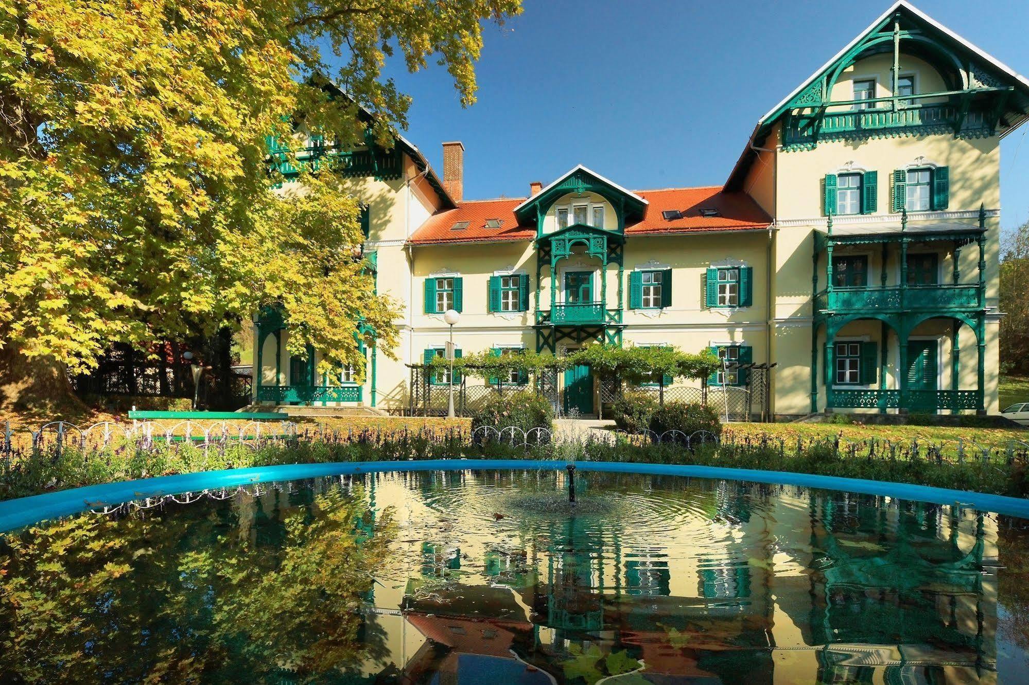Depadansa Hotel Park - Terme 多布尔纳 外观 照片